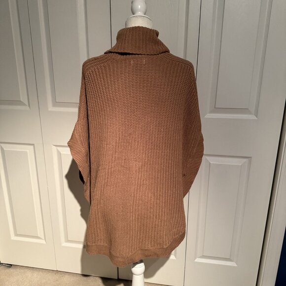 Old Navy Camel Tan Brown Poncho Sweater Size XS-S Pullover Cowlneck EUC - Picture 2 of 8